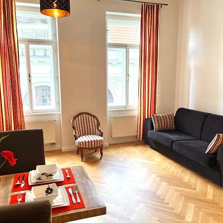 Amazing Apartment Zborovska Прага Екстериор снимка