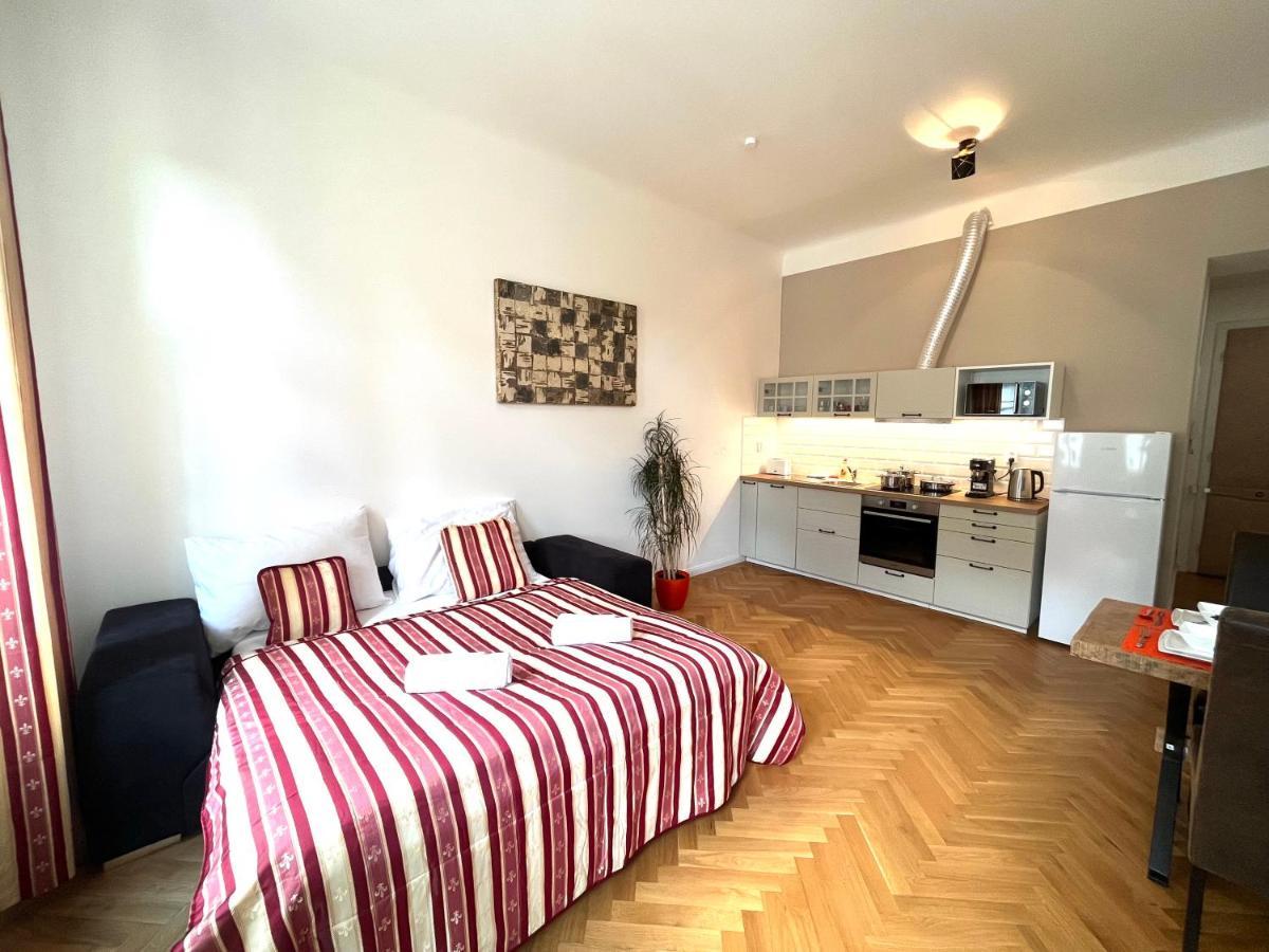 Amazing Apartment Zborovska Прага Екстериор снимка