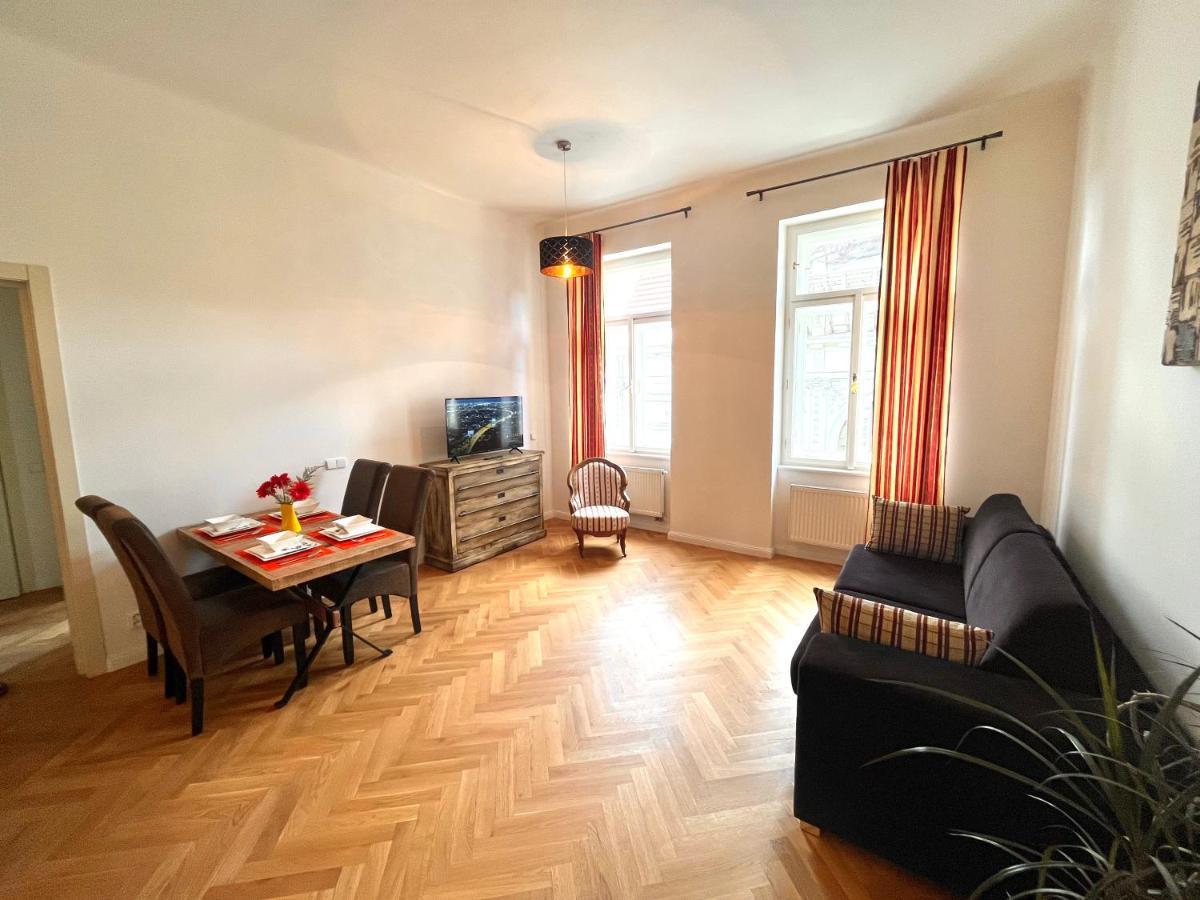 Amazing Apartment Zborovska Прага Екстериор снимка