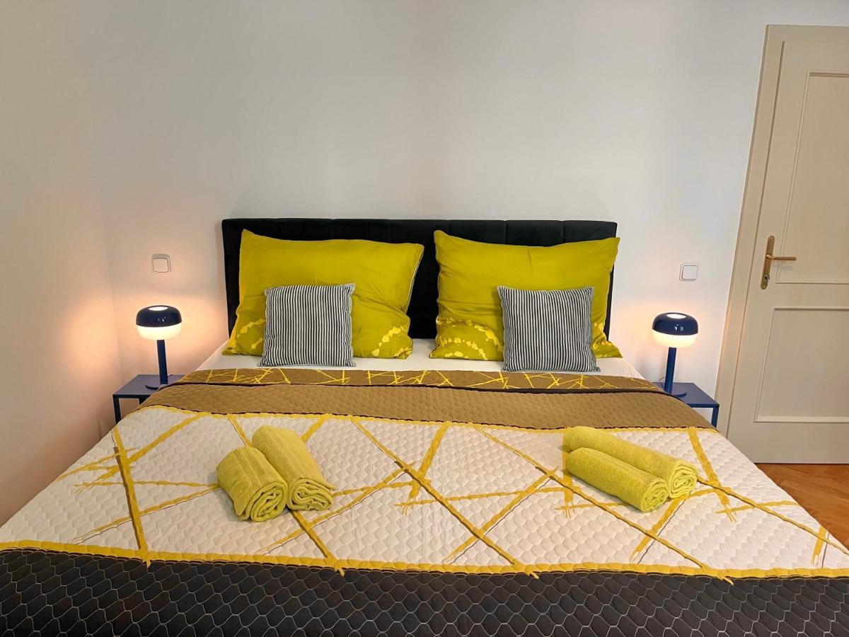 Amazing Apartment Zborovska Прага Екстериор снимка
