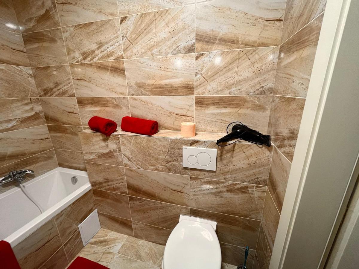 Amazing Apartment Zborovska Прага Екстериор снимка