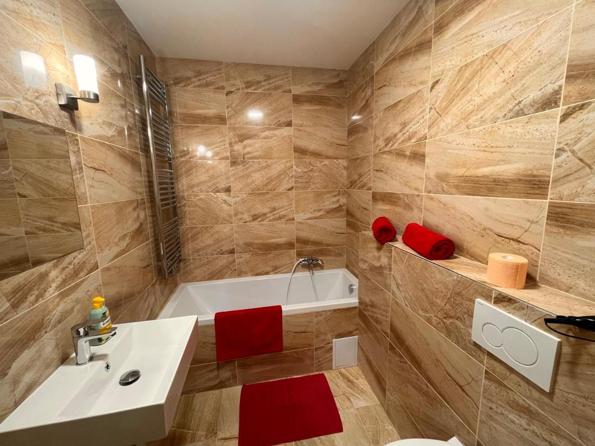 Amazing Apartment Zborovska Прага Екстериор снимка