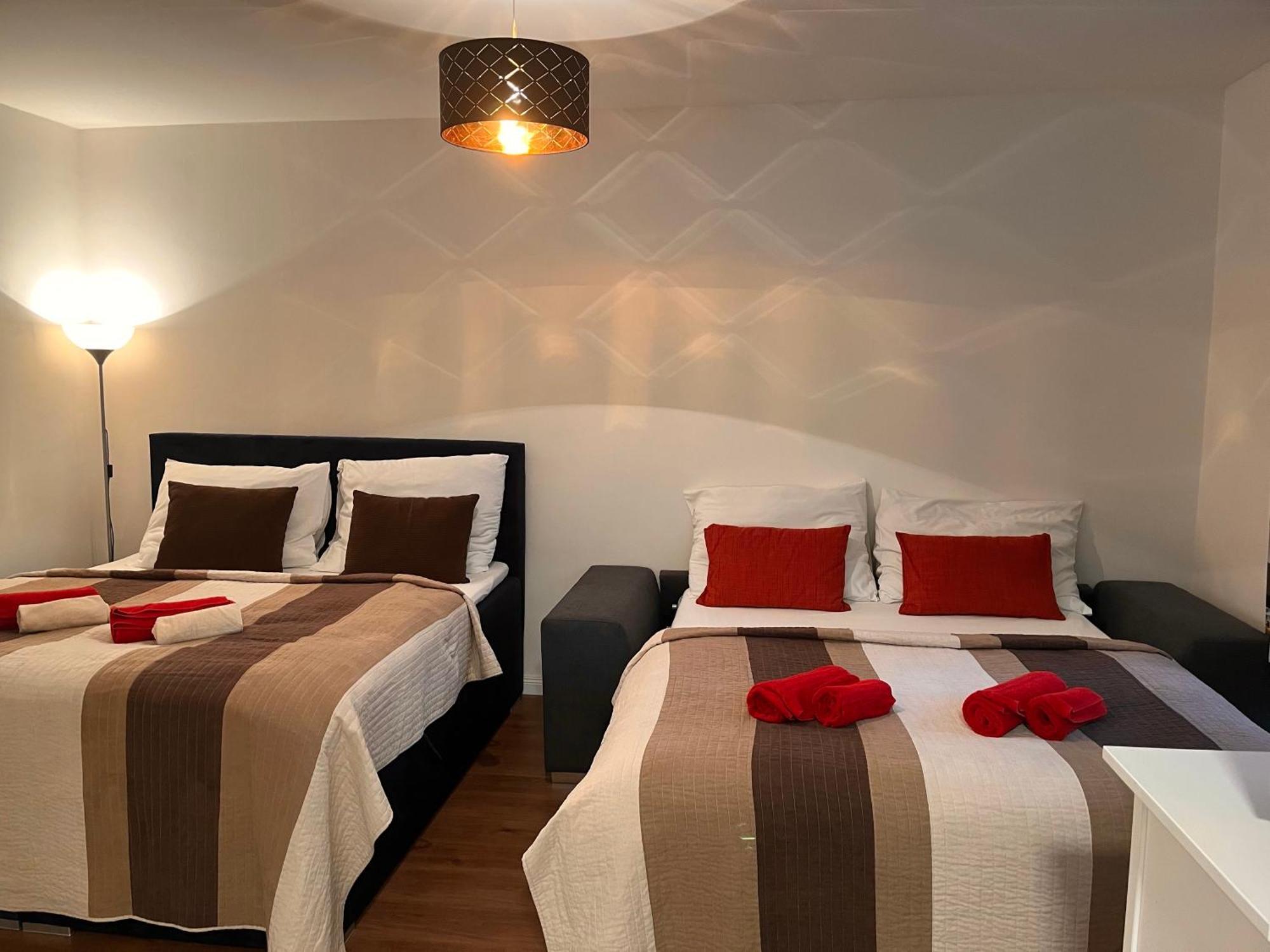 Amazing Apartment Zborovska Прага Екстериор снимка